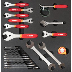 UNIOR Set of tools in tray...